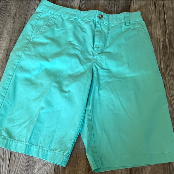 Vineyard Vines Men’s Short - Size 18 - Picture 2 of 3